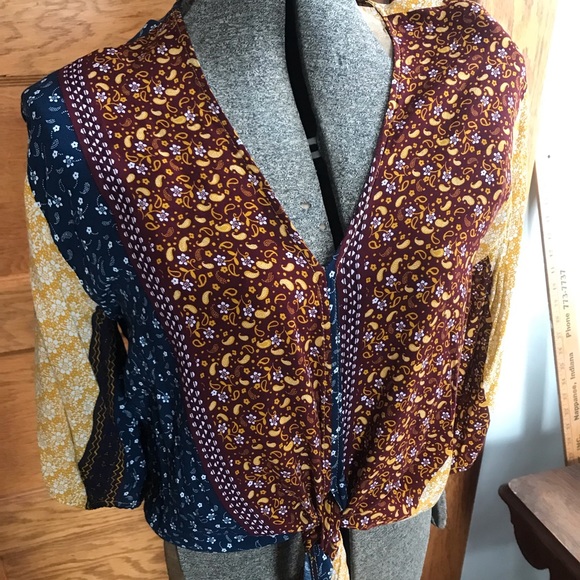 Poly & Easther Peasant style tie front blouse - Picture 4 of 8